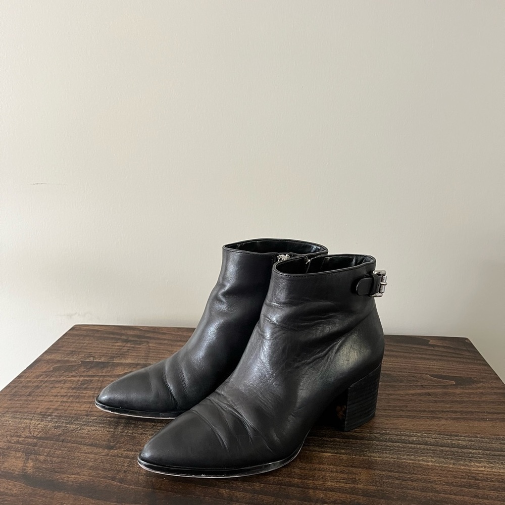 MICHAEL Michael Kors Black Leather Ankle Boots, Size 6.
